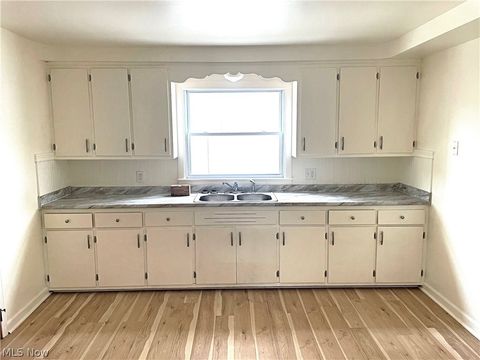 Tiny photo for 4633 Warner Road, Garfield Heights, OH 44125 (MLS # 5190169)