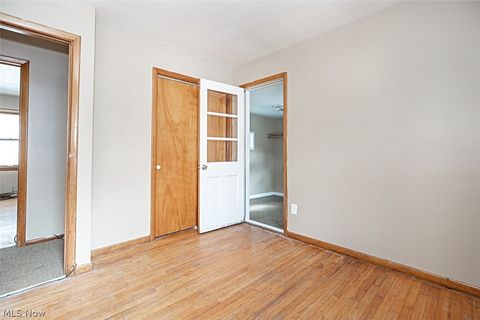 Tiny photo for 4633 Warner Road, Garfield Heights, OH 44125 (MLS # 5190169)