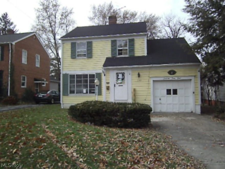 This is a Fannie Mae Property, 3 bdrm 1.5 bath, 1 car attached garage, rec room and enclosed porch. Close to schools, shopping and hospitals with easy access to downtown Cleveland. The seller must comply with HUD Guidelines 24 CFR 206 125