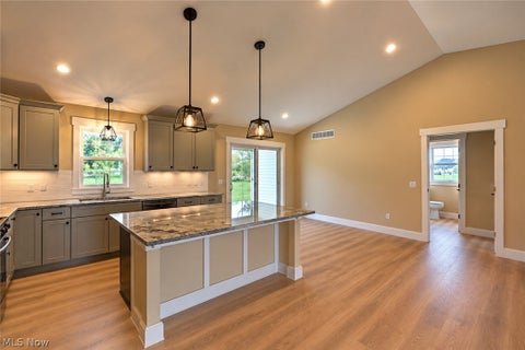 Tiny photo for 4035 Shelly Lynn Drive, New Middletown, OH 44442 (MLS # 5255555)