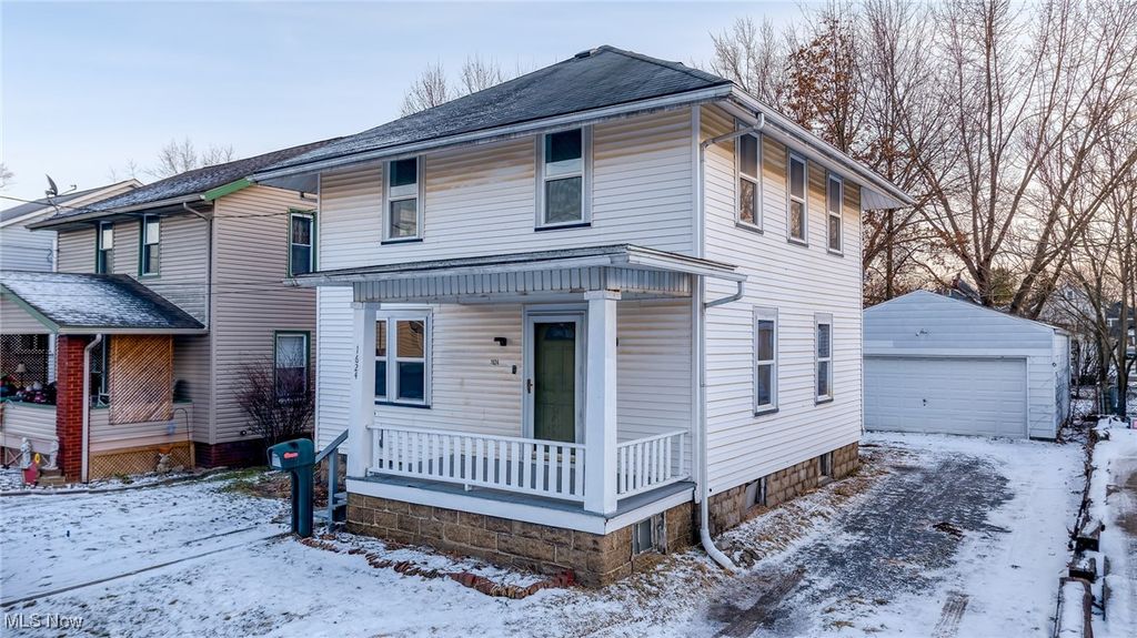 Photo of 1624 May Place NE, Canton, OH 44705 (MLS # 5183342)