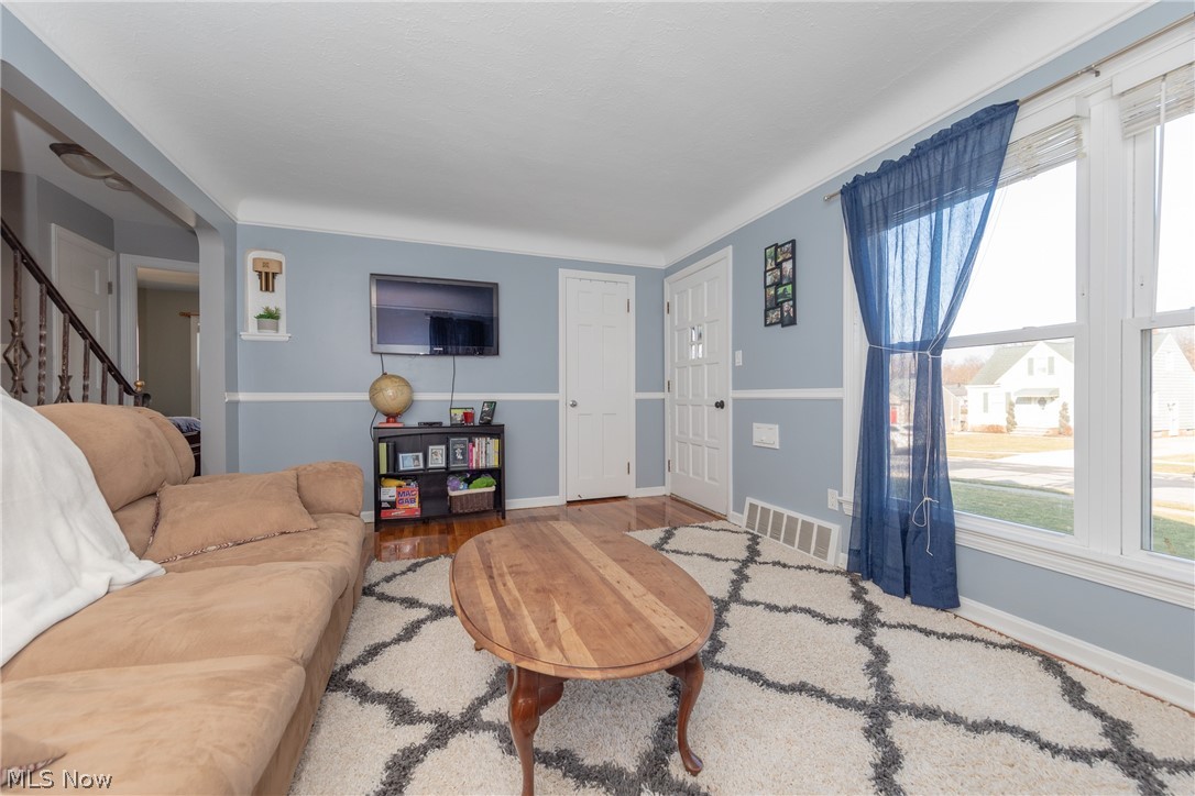 Walter H Tellings Mayfield-Est - Residential