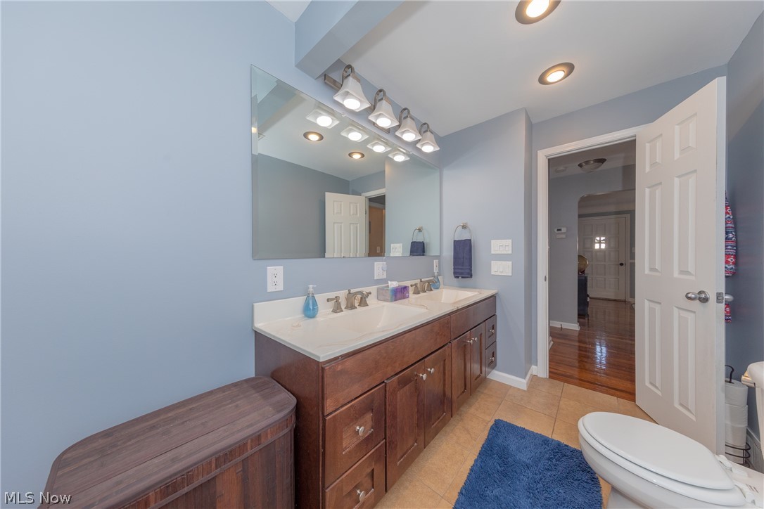 Walter H Tellings Mayfield-Est - Residential