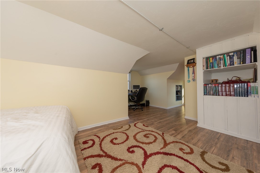 Walter H Tellings Mayfield-Est - Residential