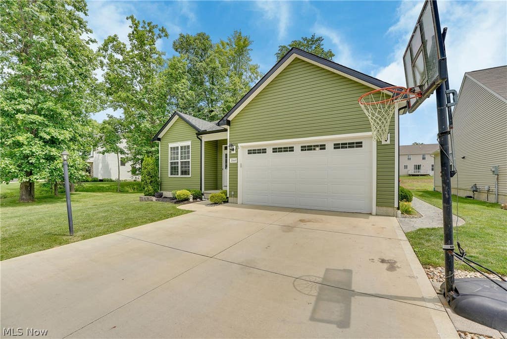 Photo of 10449 Maryland Street, Aurora, OH 44202 (MLS # 5222365)