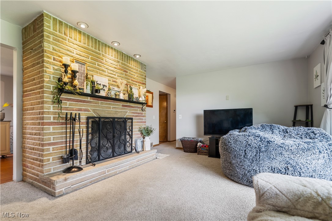 6111 Hollydale Avenue, Canton, Ohio image 5