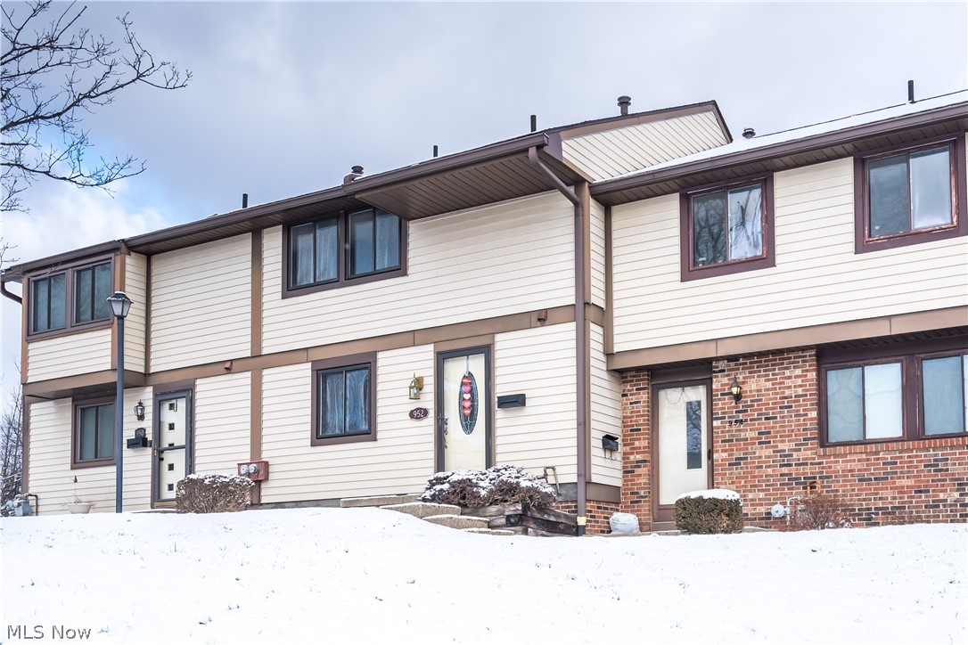 Hampton Ridge Condo - Residential