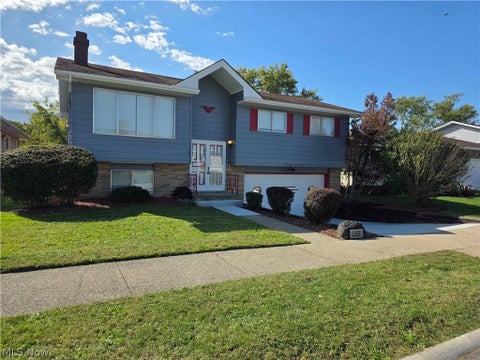 Homes For Sale - 15712 Mendota Avenue<br/> Cuyahoga County, Maple Heights, OH 44137