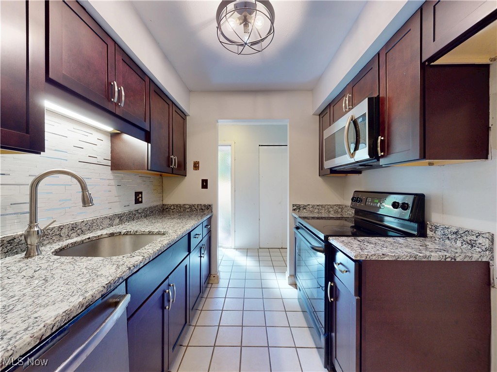 Fairfax Manor Condo - Residential