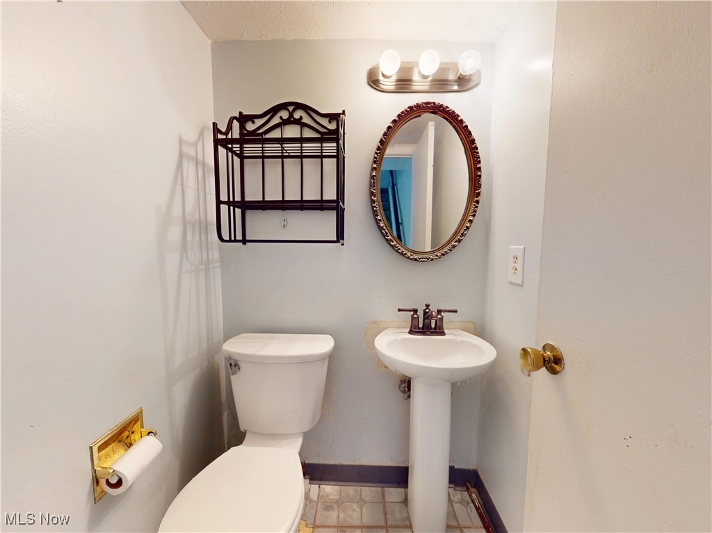 Fairfax Manor Condo - Residential