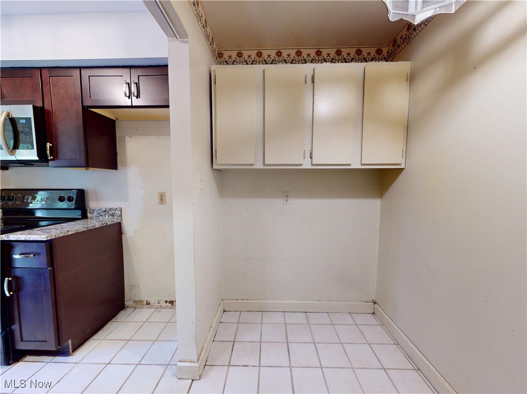 Fairfax Manor Condo - Residential