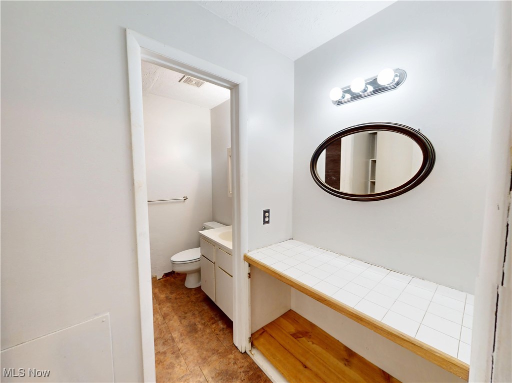 Fairfax Manor Condo - Residential