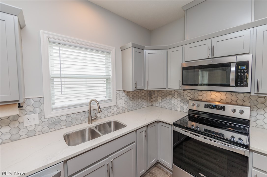 Waterford Pointe 2 As Pleasant - Residential