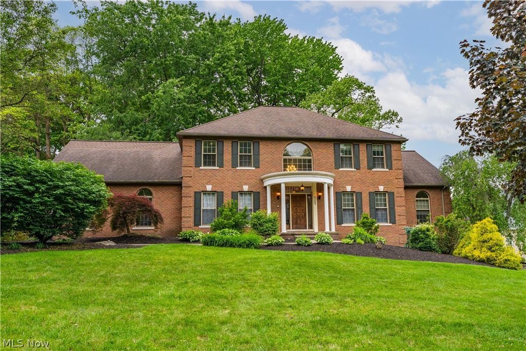 Photo of 5205 Foxchase Avenue NW, Canton, OH 44718 (MLS # 5212209)