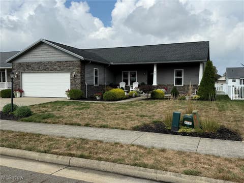Photo for 427 Sycamore Circle SE