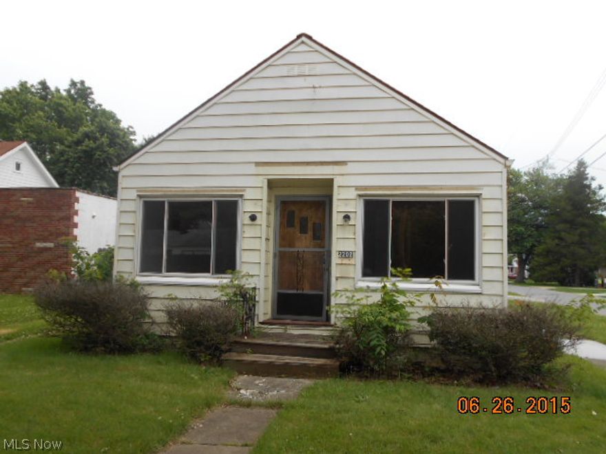 Ranch with large kitchen and two car garage. Selling as is. Buyer will be responsible for all inspections and due diligence. Seller will make no repairs or concessions. Proof of funds with all offers.