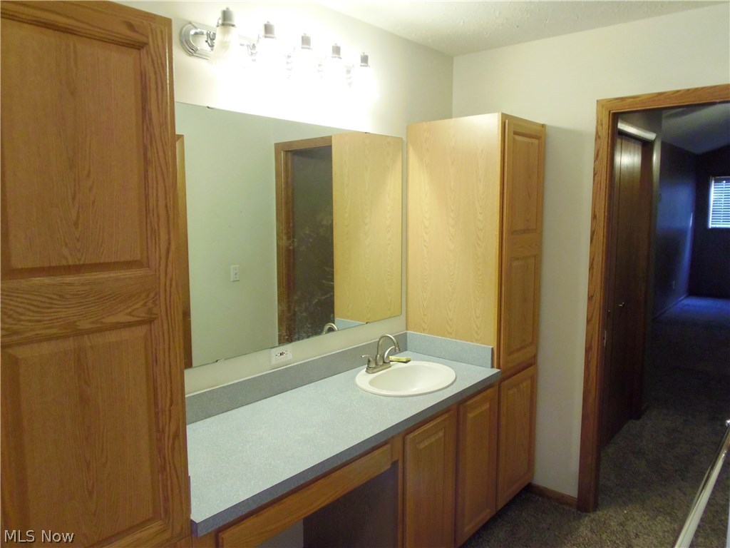 Woodbury Condo - Residential