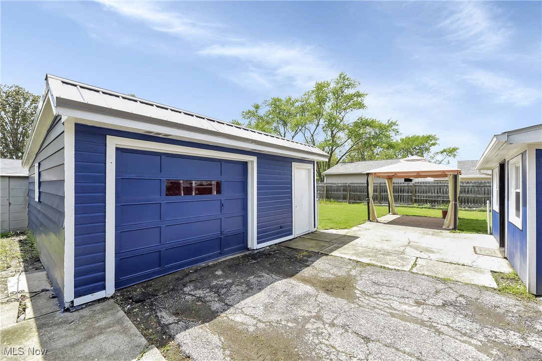108 Coronado Court, Elyria, Ohio image 2