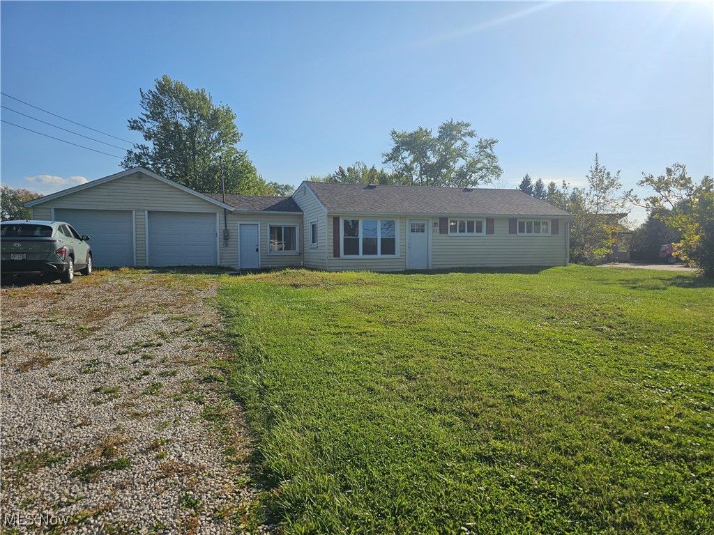 Photo of 572 David Drive, Streetsboro, OH 44241 (MLS # 5164693)
