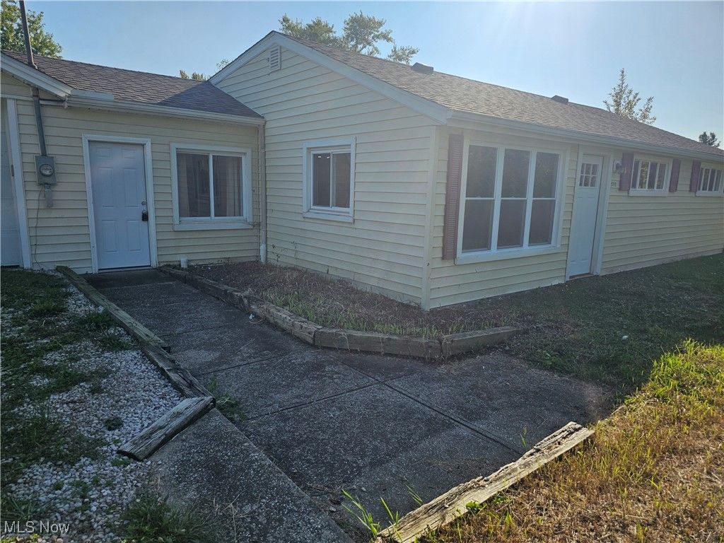 Photo of 572 David Drive, Streetsboro, OH 44241 (MLS # 5164693)