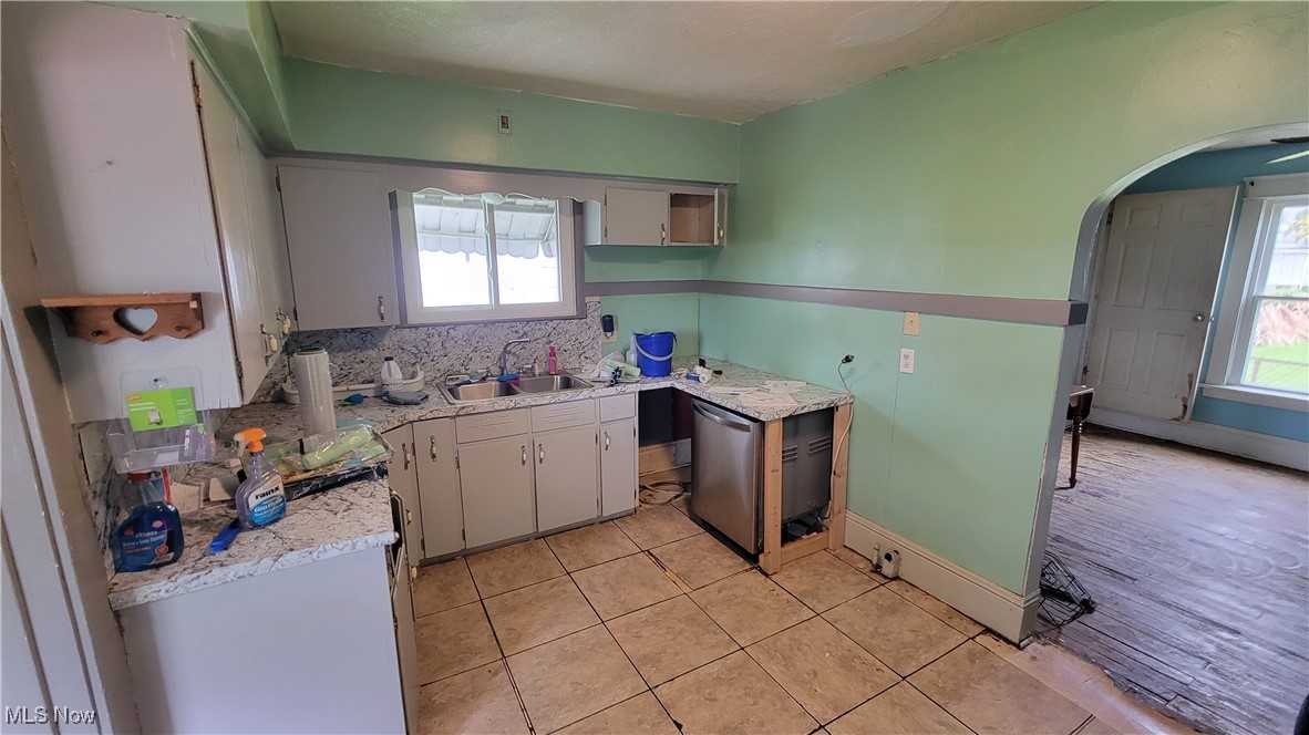 825 Wade Avenue, Alliance, Ohio image 16