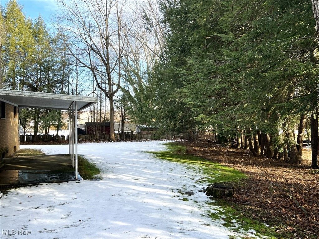 Photo of 3576 Donegal Drive NE, Canton, OH 44721 (MLS # 5178084)