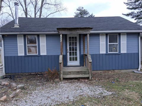 Homes For Sale - 1555 Glenview Avenue<br/> Madison, OH 44057