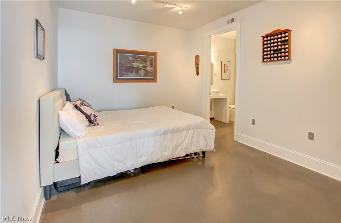 Pinnacle Condo - Residential Lease