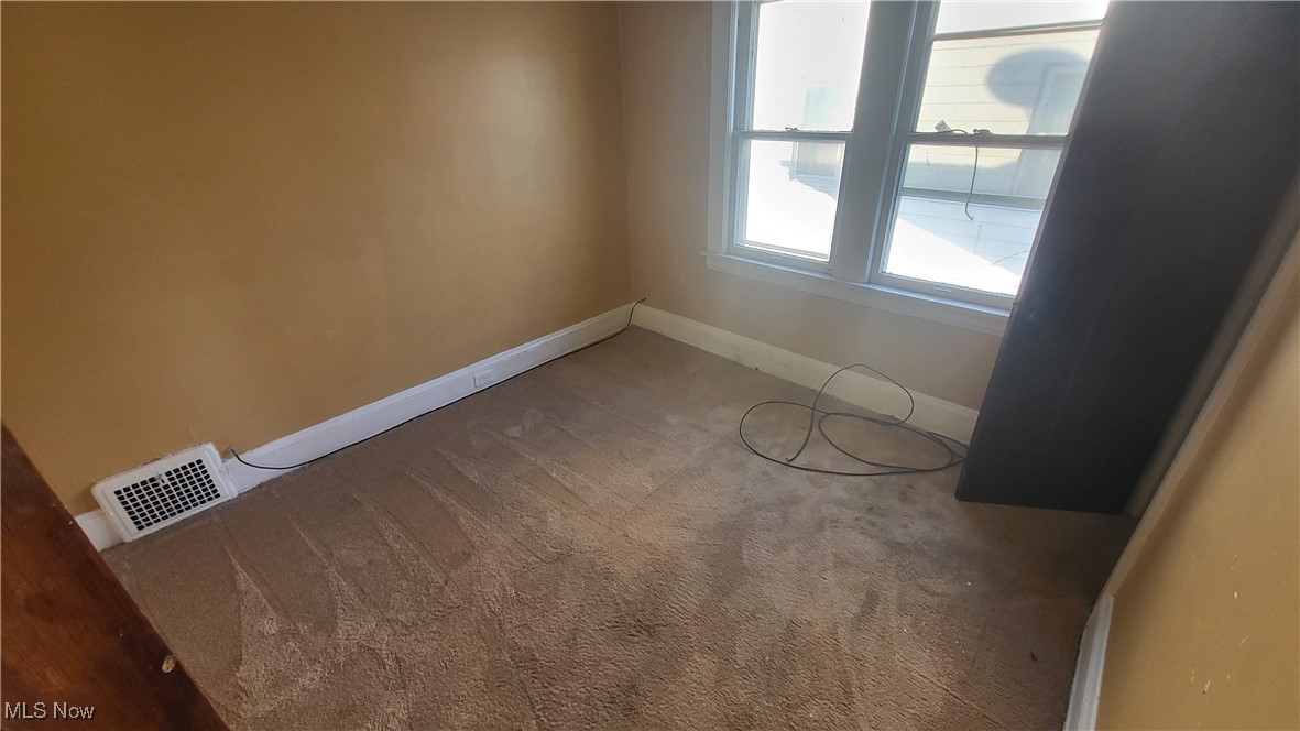 Cleveland, Ohio 44110, United States, 2 Bedrooms Bedrooms, ,1 BathroomBathrooms,Residential,Active,9554