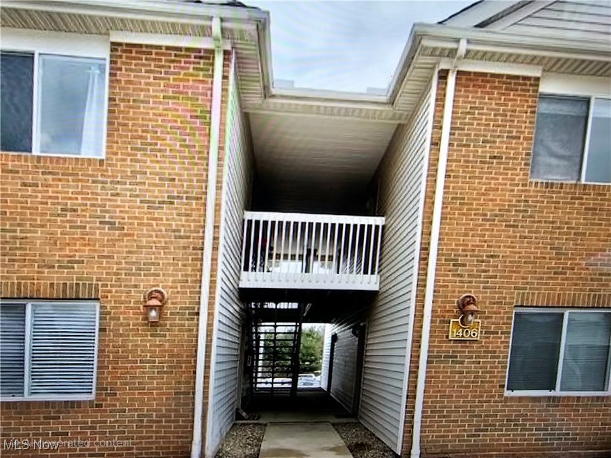 Welcome to your new home! This clean and cozy 1-bedroom condo is perfectly located for convenience and comfort. Step into the bright and open living room with vaulted ceilings that give the space a light, airy feel. Off the dining area, you’ll love relaxing on your private balcony—ideal for a morning coffee or an evening unwind. The kitchen includes a handy breakfast bar that’s great for quick meals or entertaining friends. The spacious bedroom features a huge walk-in closet that provides all the storage you could need, and the in-suite laundry means no more trips to a laundromat. Bonus: there’s a detached garage with an opener located directly across from the unit—so convenient! The community offers awesome amenities like a pool, workout room, additional laundry facilities, and shared common spaces. With its fantastic location, you’re just minutes from shopping, dining, parks and easy access to major highways.

This condo has everything you need and more—don’t miss your chance to make it yours. Schedule your private tour today!