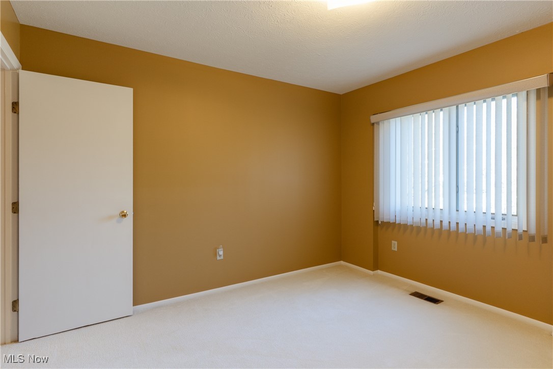 7154 Village Drive, Mentor, Ohio image 20