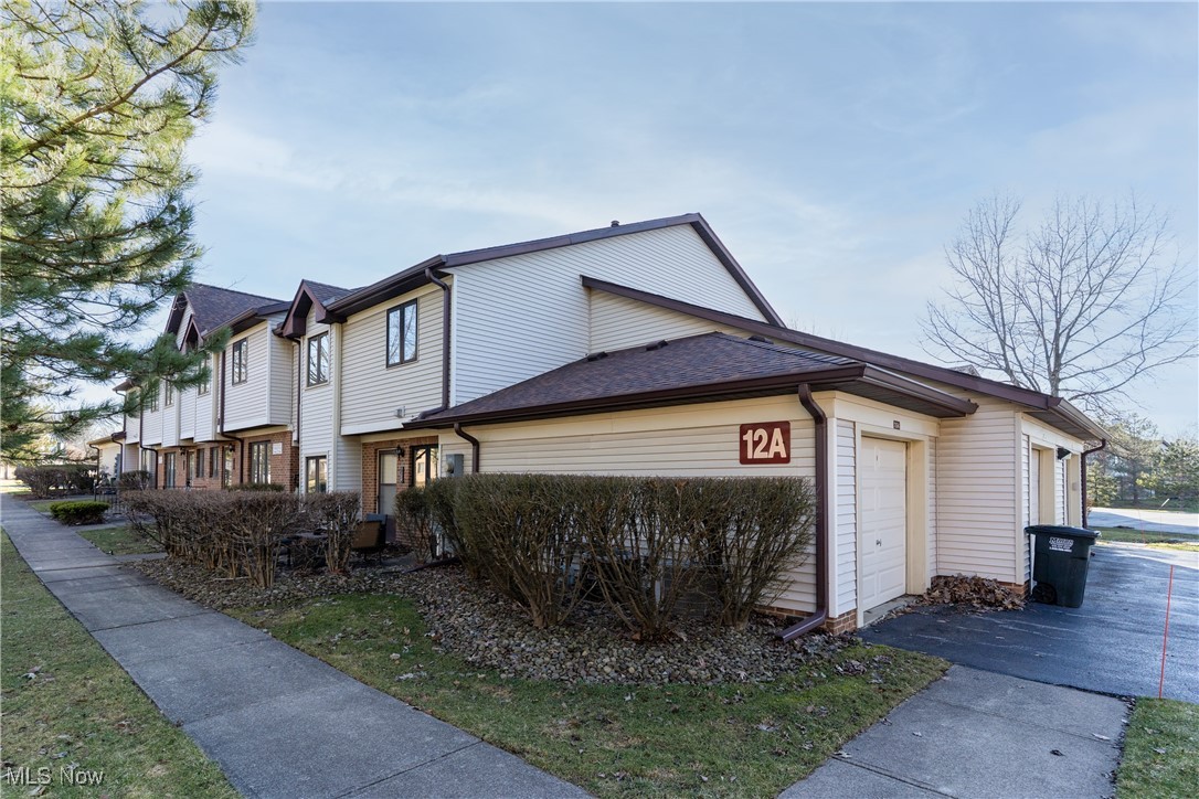 7154 Village Drive, Mentor, Ohio image 2