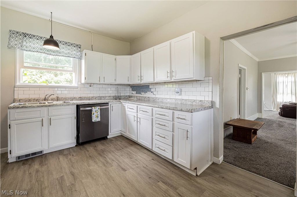Photo of 974 Chestnut Street, Grafton, OH 44044 (MLS # 5225373)