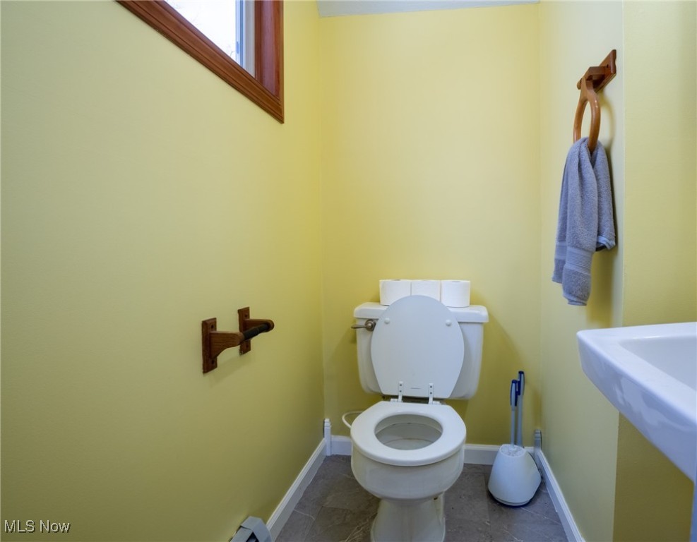 37725 Willow Drive, Eastlake, Ohio image 17