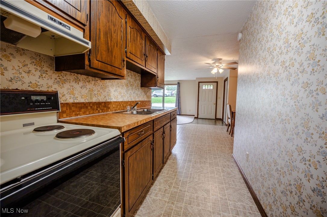 4991 Walnut Street, Sugarcreek, Ohio image 38