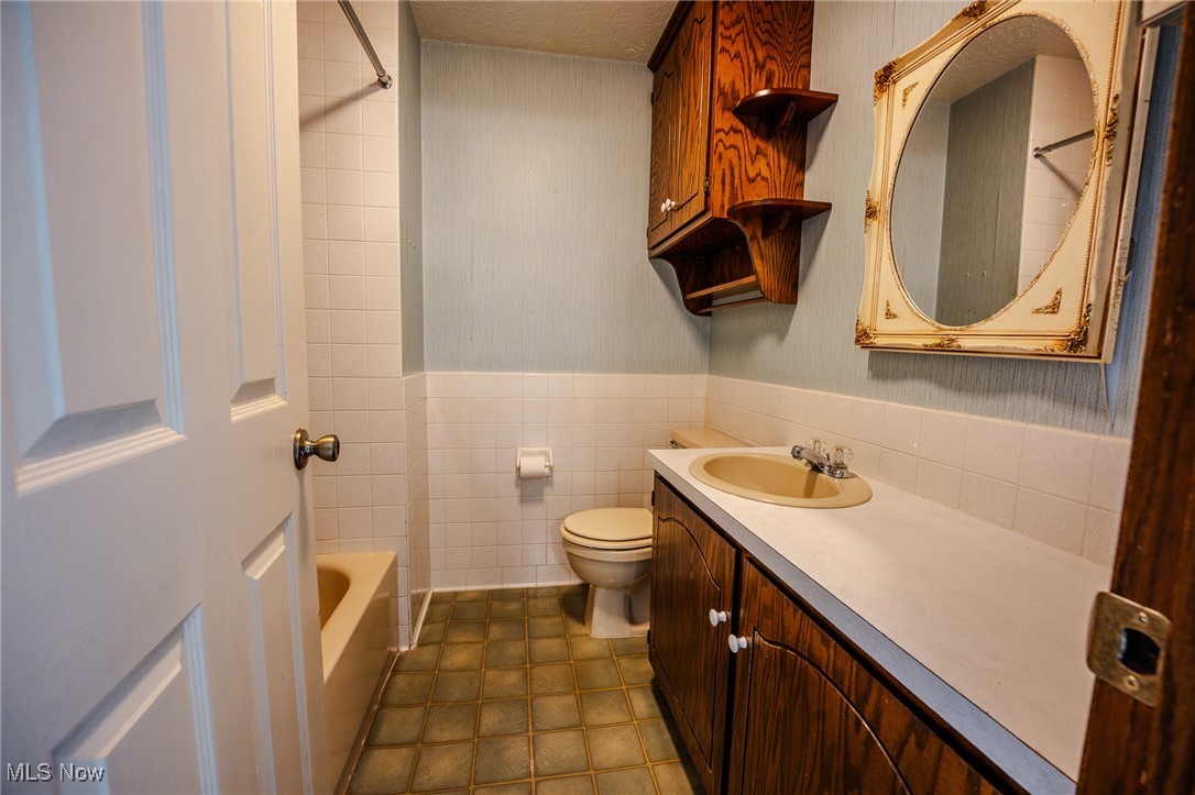 4991 Walnut Street, Sugarcreek, Ohio image 34