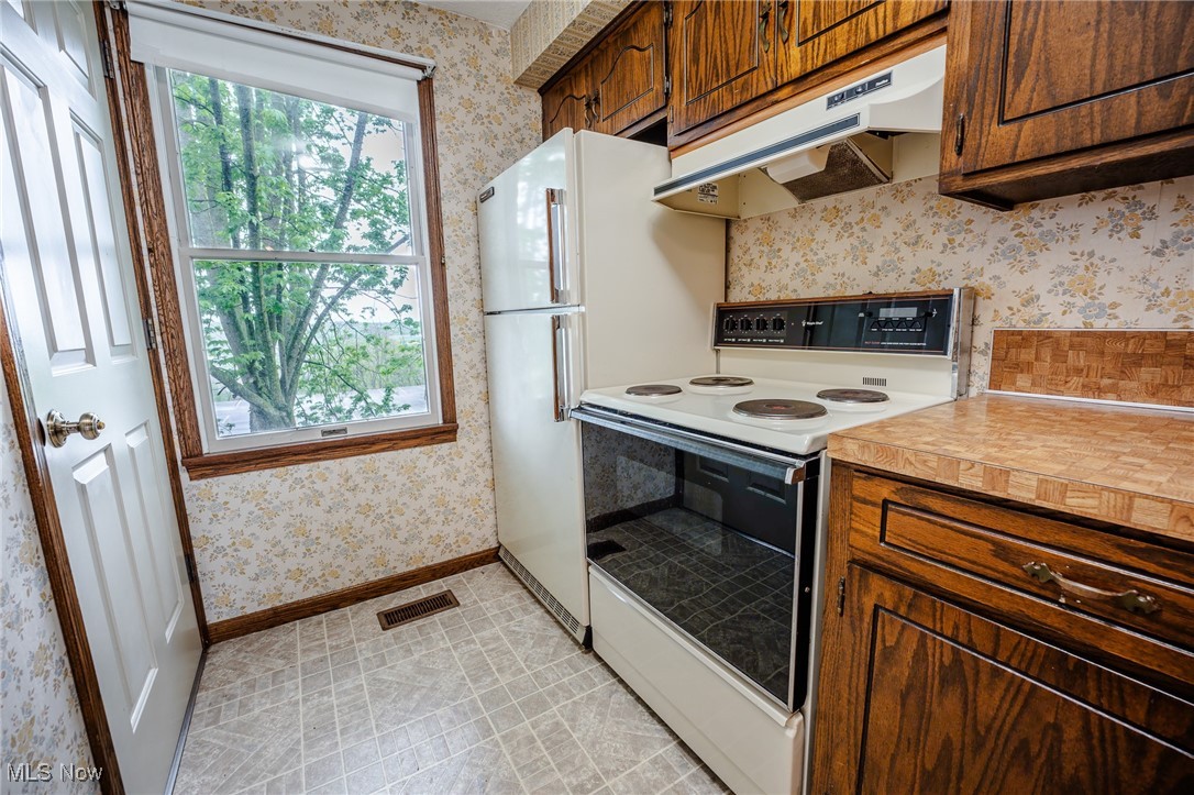 4991 Walnut Street, Sugarcreek, Ohio image 37