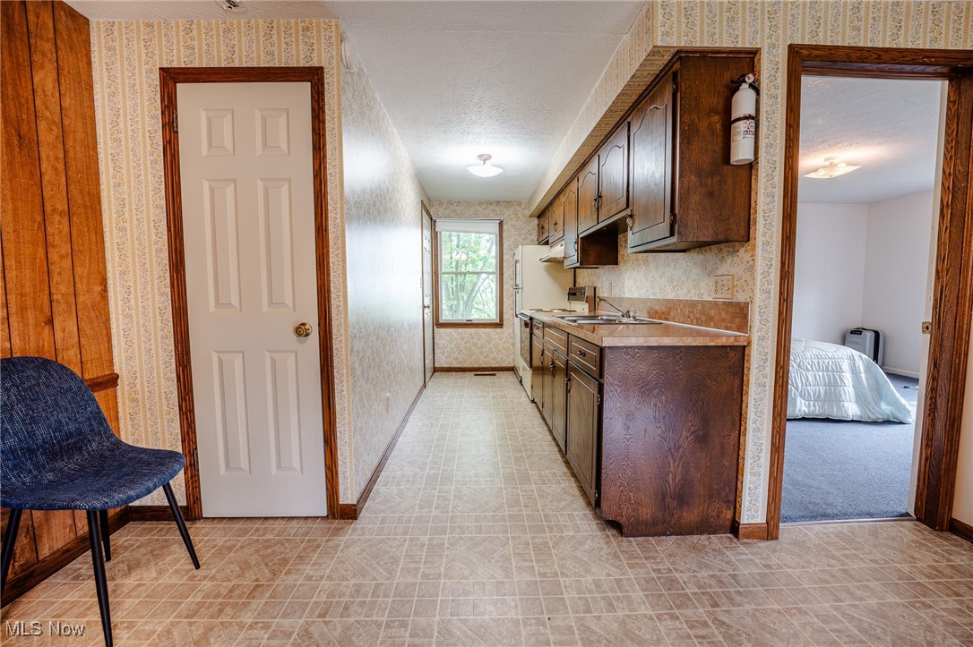 4991 Walnut Street, Sugarcreek, Ohio image 36