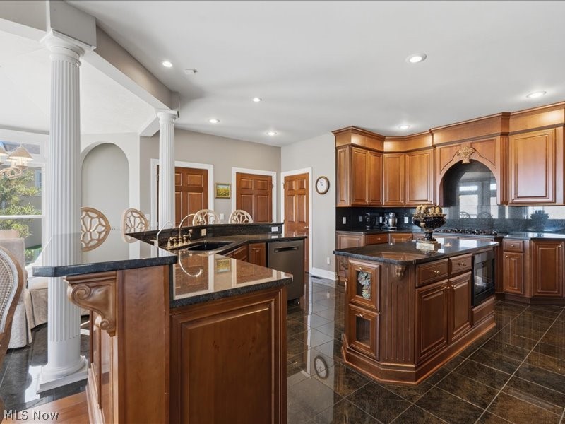 Vienna, West Virginia, 26105, United States, 6 Bedrooms Bedrooms, ,6 BathroomsBathrooms,Residential,Active,2043275