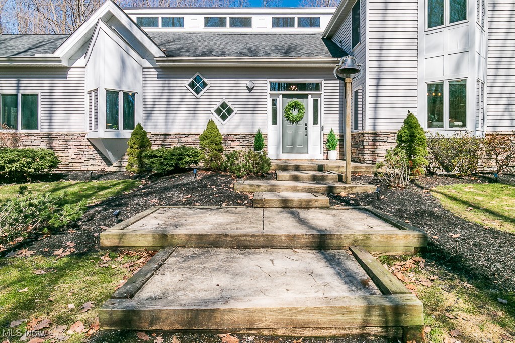 11730 Colchester Lane, Chagrin Falls, Ohio image 3