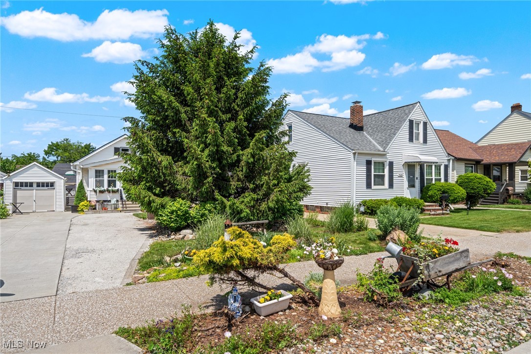 7702 Snow Road, Parma, Ohio image 3