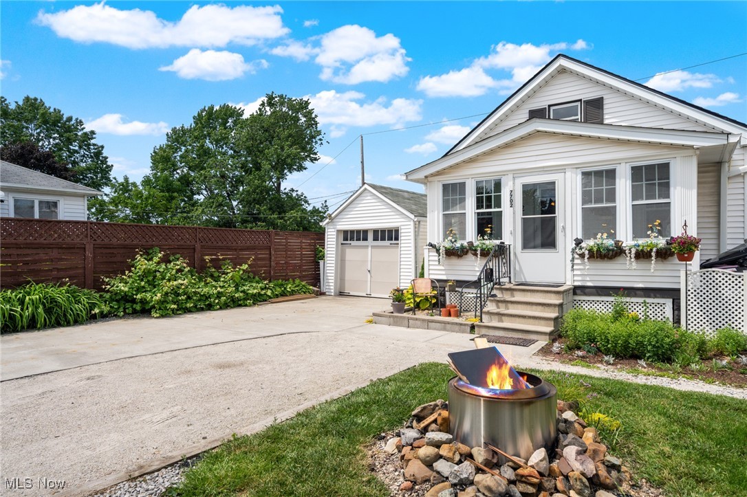 7702 Snow Road, Parma, Ohio image 5