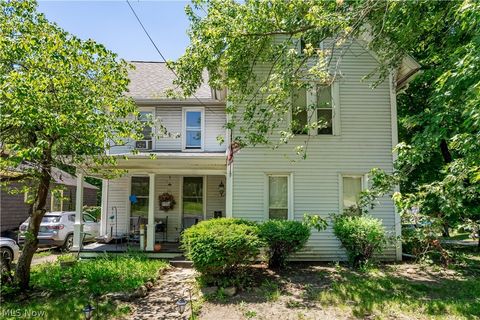 Homes For Sale - 323 2nd Street<br/> Massillon, OH 44646