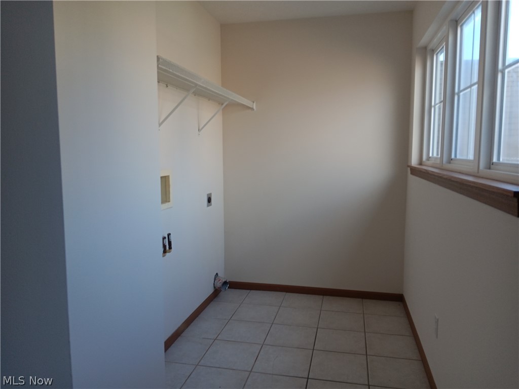 Dawn Cliff 06a - Residential Lease