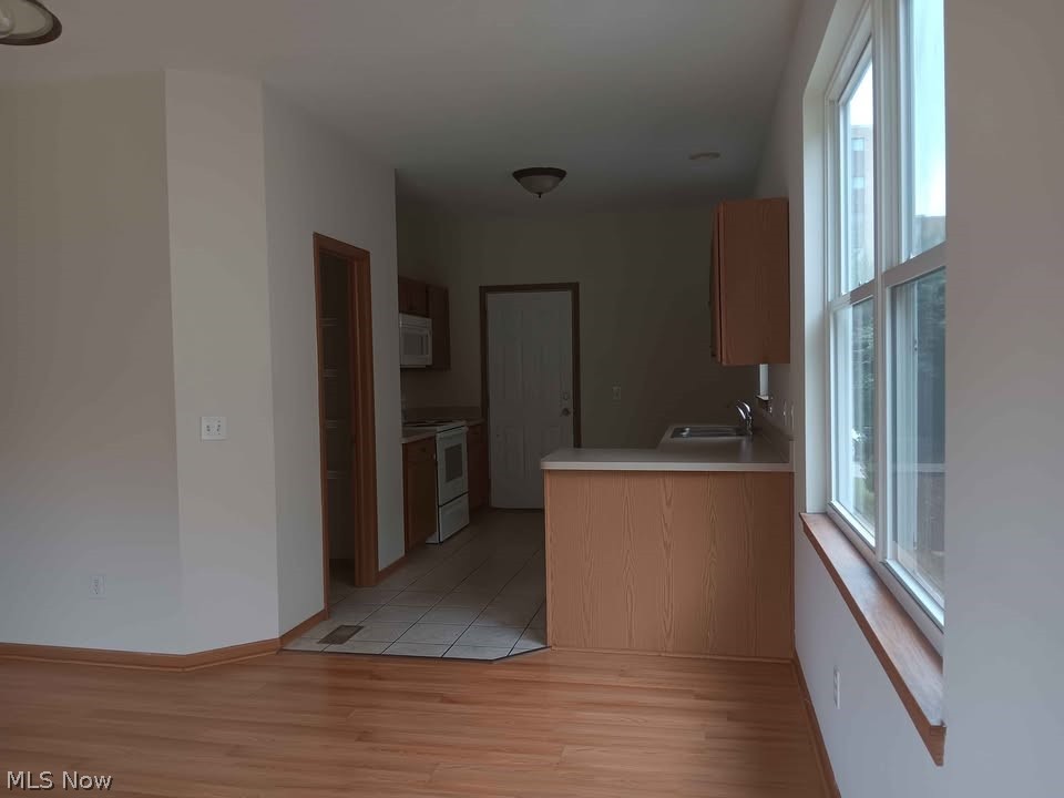 Dawn Cliff 06a - Residential Lease