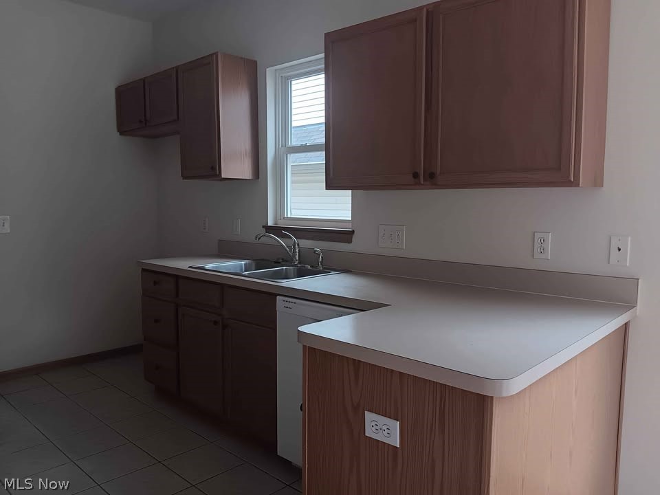 Dawn Cliff 06a - Residential Lease