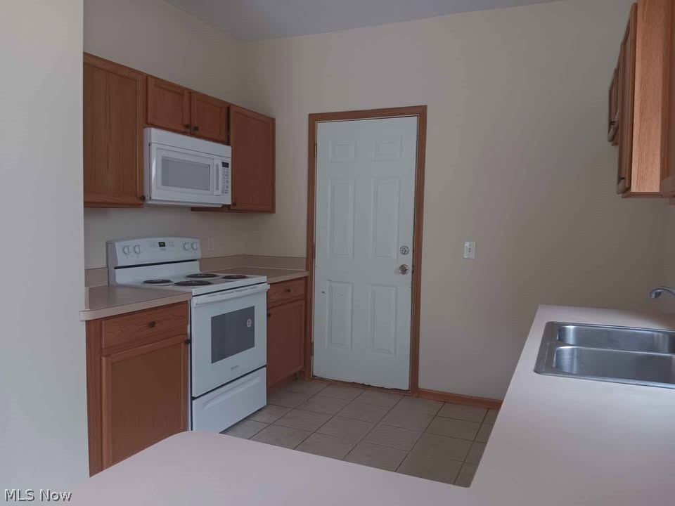 Dawn Cliff 06a - Residential Lease