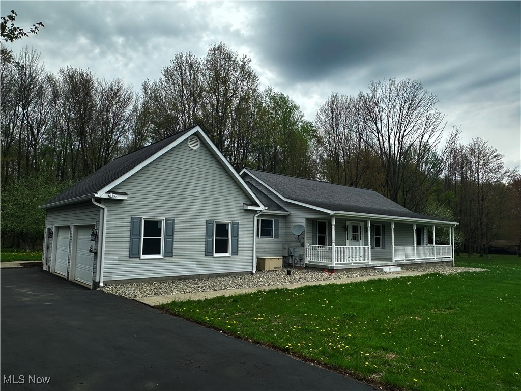 5869 Amy Boyle Road, Brookfield, Ohio image 29