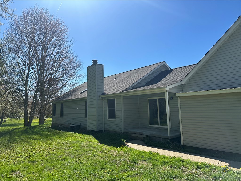 5869 Amy Boyle Road, Brookfield, Ohio image 3
