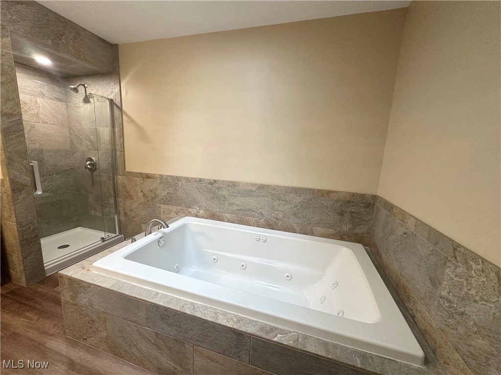 5869 Amy Boyle Road, Brookfield, Ohio image 16